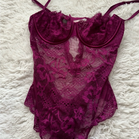 Victoria Secret Bodysuit- never worn. Size M. - Picture 4 of 4